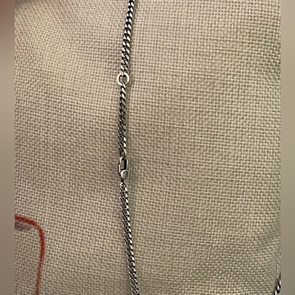 GUCCI INFINITY KNOT SS 925 NECKLACE UNISEX W/BOX 19”/18” - Picture 5 of 7